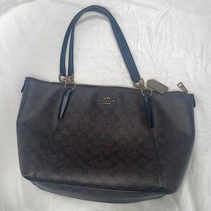 Michael kors tote in signature canvas